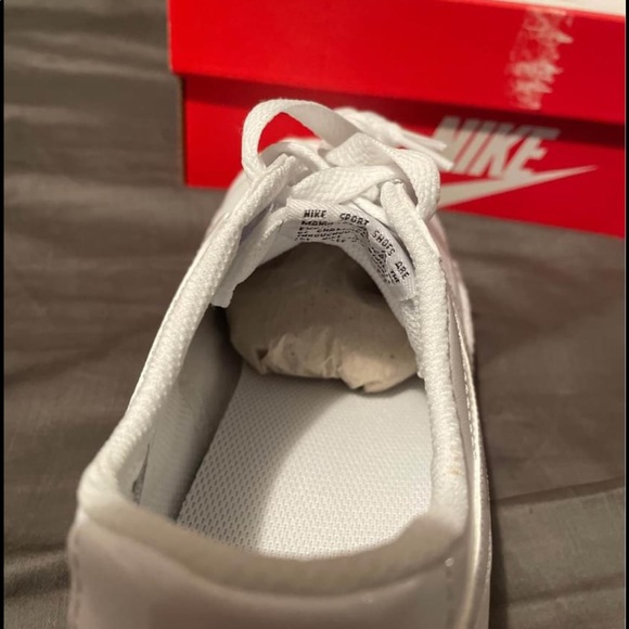 Nike sneakers - Picture 8 of 10